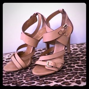 🔥 Isola Leather Heels Size 7.5M